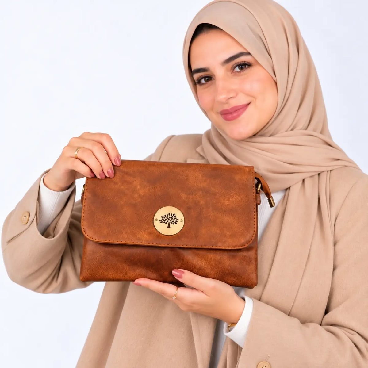 شنطة كلاتش بحزام كروس إضافي