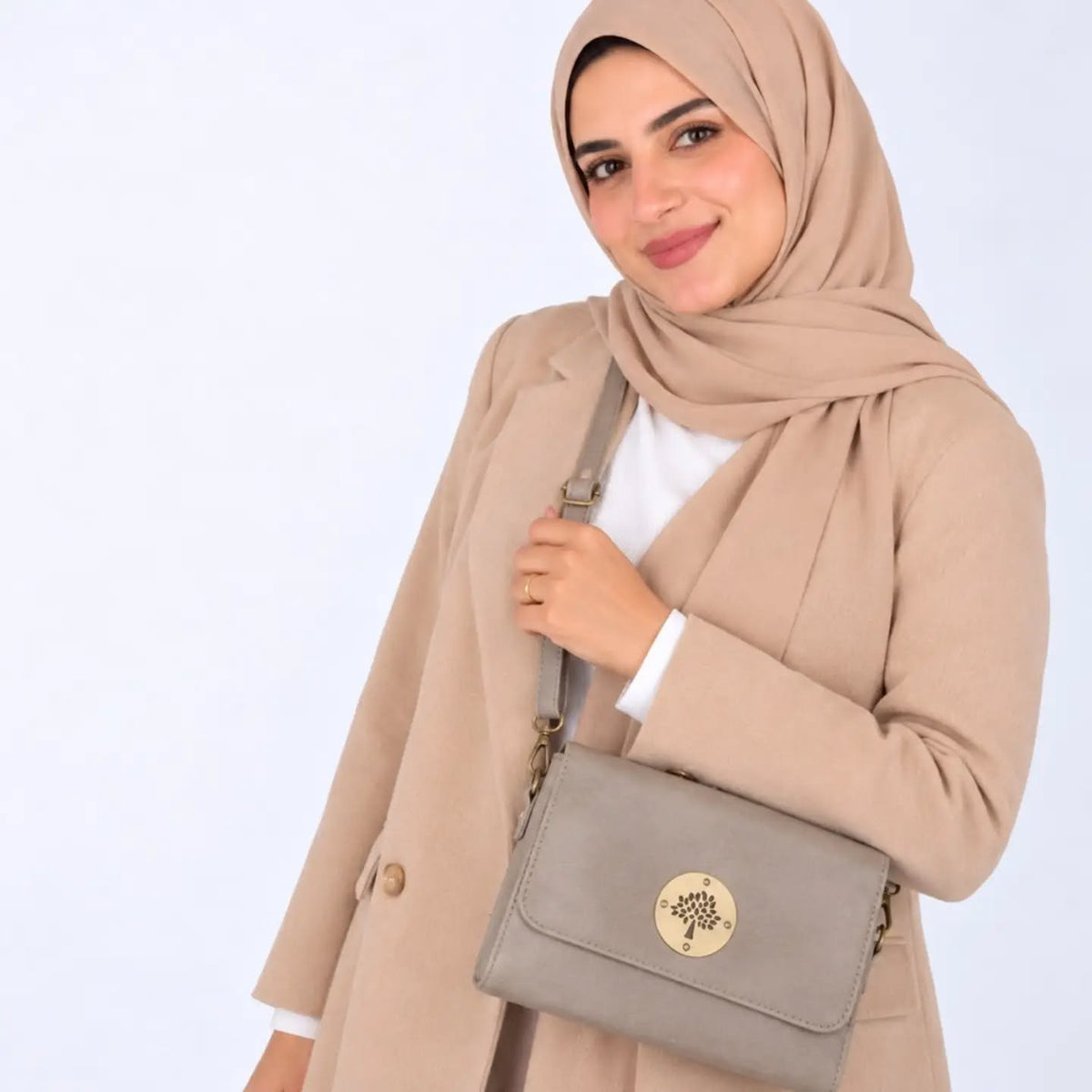 شنطة كلاتش بحزام كروس إضافي