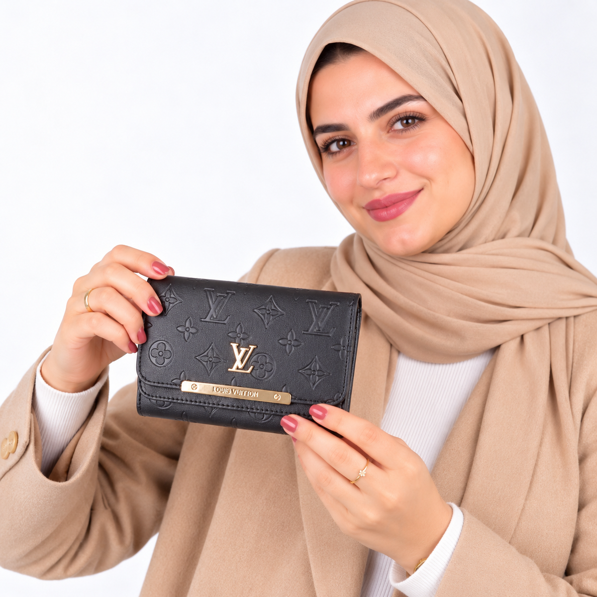 محفظة مستوردة أنيقة بتقسيم داخلي عملي